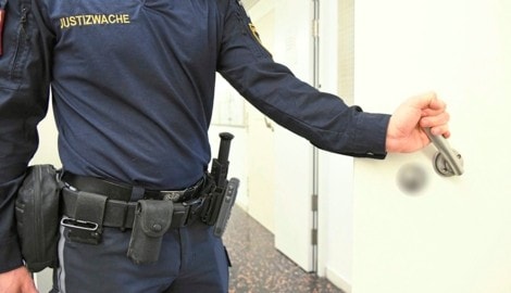 Justizministerin Anna Sporrer (SPÖ) will 500 Häftlinge vorzeitig entlassen. Die ÖVP ist davon ...