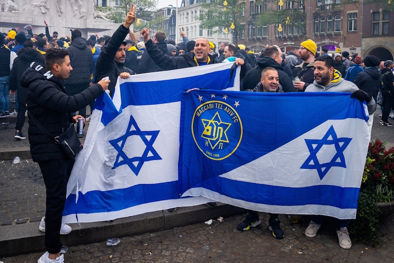 Supporters of Maccabi Tel Aviv in Amsterdam (Bild: AFP/Jeroen Jumelet)