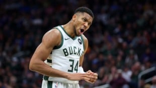 Giannis Antetokounmpo zeigte groß auf. (Bild: 2024 Getty Images)