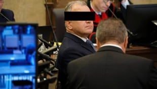 Hans-Jörg Jenewein und Egisto Ott auf der Anklagebank. 