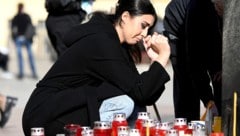 Die Trauer in Serbien ist groß nach dem Unglück am Bahnhof von Novi Sad. (Bild: APA/AFP/Nenad Mihajlovic)