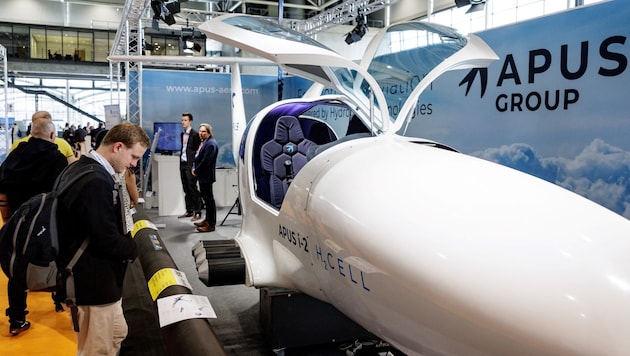 Presentation of a hydrogen-powered small aircraft in Hanover in 2022 (Bild: Axel Heimken / AFP)