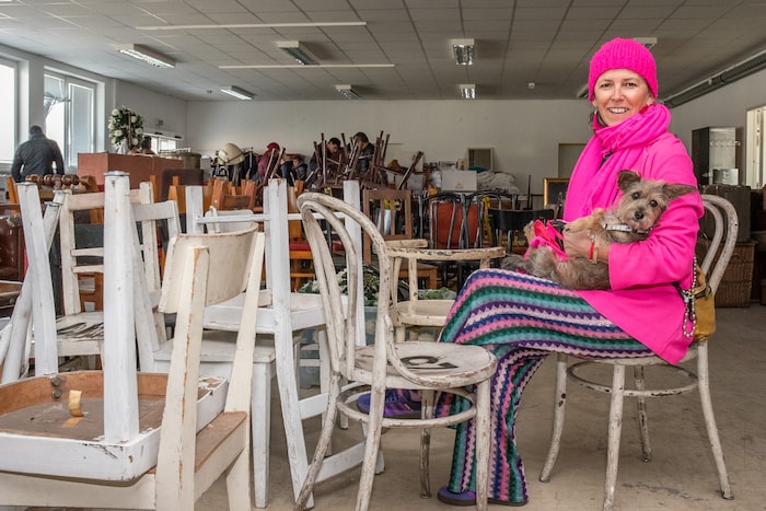 Natascha Frey kam extra aus dem Südburgenland und erstand ein paar Sessel.