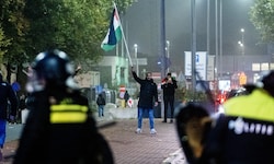 Am Donnerstagabend kam es nach einem israelischen Auswärtsspiel in Amsterdam zu Ausschreitungen. ...