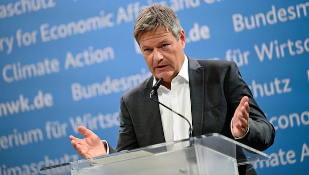 Now he has made it official: Robert Habeck (Greens) wants to become German Chancellor. He announced his candidacy in a video on YouTube. (Bild: AFP)