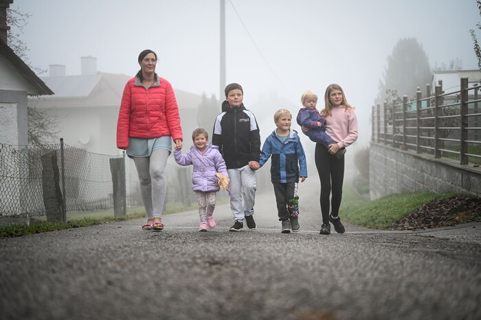 Spending time with her five children is particularly important to Tanja W. and also helps the ...