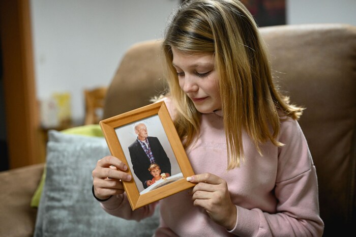 Sara and her four siblings will also keep old family photos as a reminder of their beloved dad.