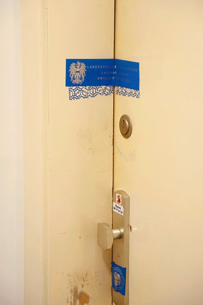 The anonymity of the big city: a tragedy took place behind this apartment door in the apartment building on Rabensteig - and nobody noticed. (Bild: Zwefo)