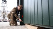 Organisator Wolfgang Haider überwacht den Aufbau