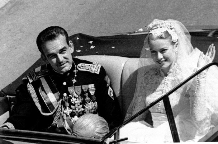 Nach der Hochzeit fuhr das frische getraute Fürstenpaar durch Monaco