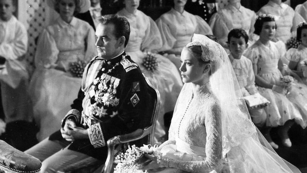 Das Brautpaar Grace Kelly und Fürst Rainier von Monaco (Bild: ullstein bild / Ullstein Bild / picturedesk.com)