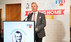 FPÖ-Spitzenkandidat Norbert Hofer tourt durch die Bezirke.