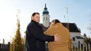 Wem die Stunde schlägt – Mathias V. und seiner Freundin ist der viertelstündliche Glockenschlag ...