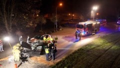 Die Mühlefeldstraße in Lustenau war nach dem Unfall für über eine Stunde gesperrt.  (Bild: Maurice Shourot)