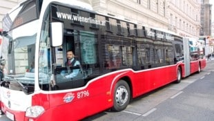 Die Busfahrer der Wiener Linien müssen viele Gesundheitschecks machen. (Bild: Jöchl Martin/Krone)