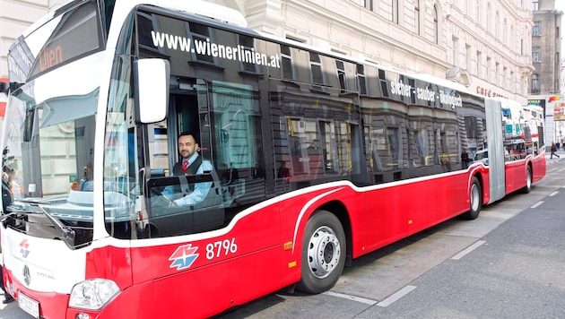 Wiener Linien bus drivers have to undergo many health checks. (Bild: Jöchl Martin/Krone)