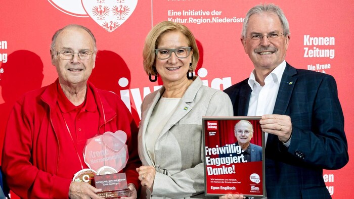 Egon Englisch kümmert sich vor allem um ältere Mitmenschen. Auch Landtagspräsident Karl Wilfing ...