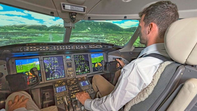 The simulators provide precise cockpit and system replication as well as a high degree of realism. (Bild: Gerhard Gruber)