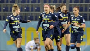 Jubel bei den SKN-Frauen (Bild: GEPA/GEPA pictures)