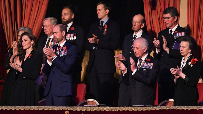Kate, William, König Charles und Prinzessin Anne in der Londoner Royal Albert Hall