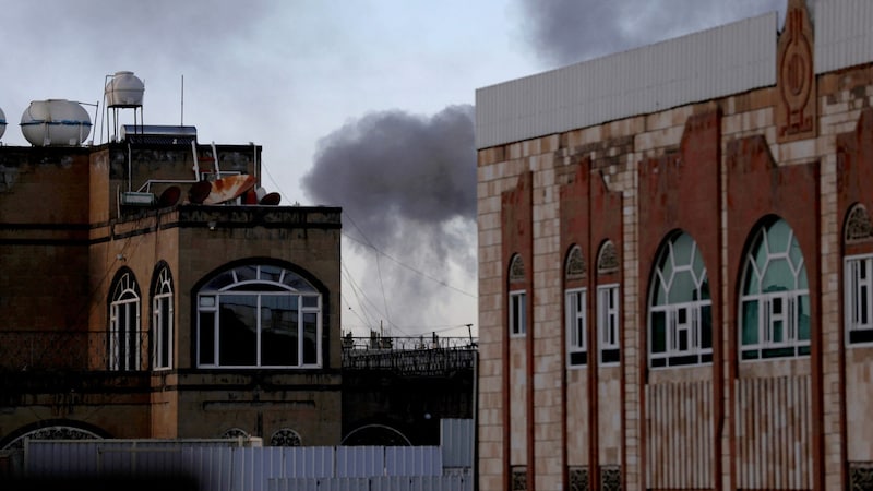 Waffenlager der Houthi in Sanaa (Bild: APA/AFP/MOHAMMED HUWAIS)