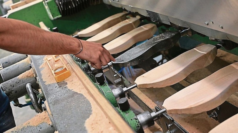 The production of wooden soles was discontinued in the summer. (Bild: Woody)