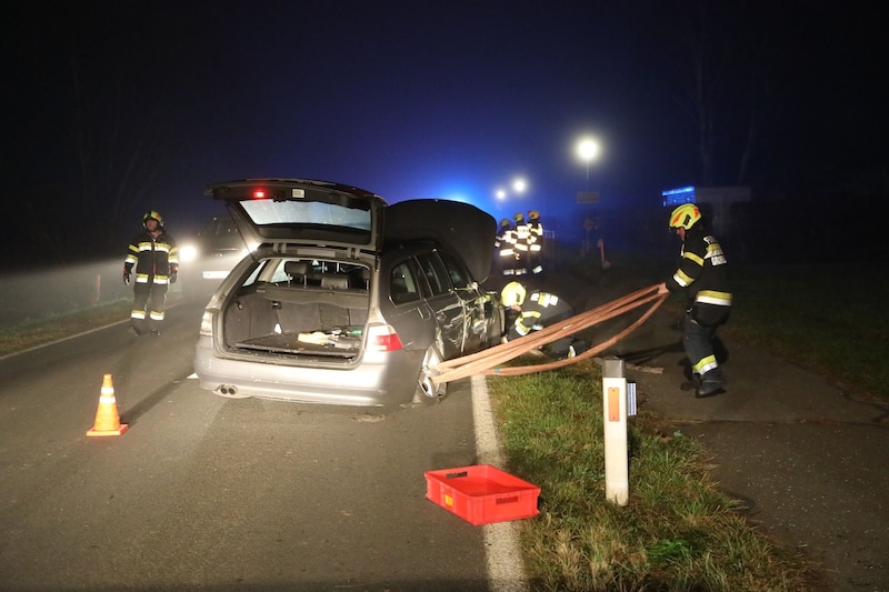 The car involved in the accident was recovered. (Bild: Thomas Zeiler)