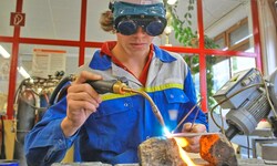 Die Lehre muss endlich aufgewertet werden, fordert die Wirtschaft.