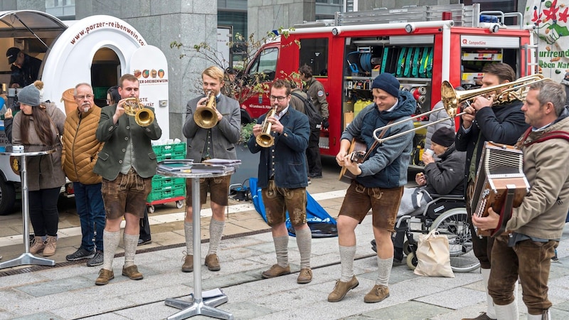 Die Besucher der Freiwilligen-Messe wurden musikalisch begrüßt. (Bild: Molnar Attila/Attila Molnar)