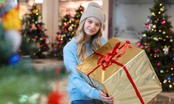 Weihnachtsshopping: Beim Einkaufen sollte man günstige Angebote genau prüfen, ob nicht verstecke ...