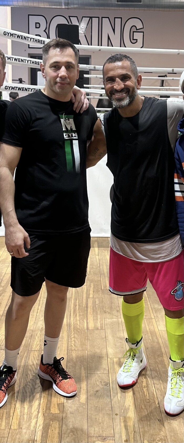 Fadi Merza (re.) holte sich Tipps vom fünffachen Weltmeister Felix Sturm.