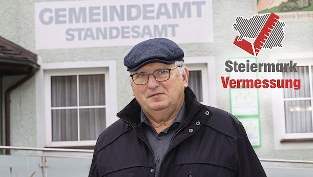 Mayor Johann Schmid (ÖVP): At the municipal office in Hirschegg there is still an ATM and a postal service point on the initiative of the municipality. (Bild: Krone KREATIV/Christian Jauschowetz)