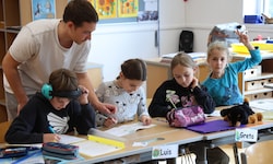 Das Unterrichtsministerium sucht für das kommende Schuljahr 6100 Lehrer. 