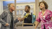 Gabriele Deutsch, Wolfgang (li.) und Maximilian Ortner versuchen Ordnung ins Chaos zu bringen.