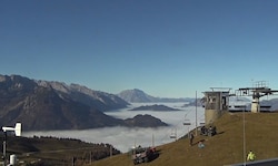 Die Zwieselalm ragte am Montag über das Nebelmeer hinaus – morgen gibt’s unten Nebel und oben ...