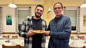 Claudiu-Constantin Cozan (links) übernimmt demnächst das Lokal von Otmar Eisner.