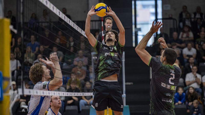 The UVC Graz around middle blocker Ulve Steidl (right) is challenged in Hungary. (Bild: Carina Müller/Sou.Vision)