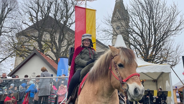 In Markt Sankt Martin saß heuer erstmals eine „Martina“ auf dem Pferd. (Bild: zVg)