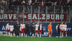 Ein bekanntes Bild: hängende Köpfe bei den Bullen. (Bild: 2024 FC Red Bull Salzburg)