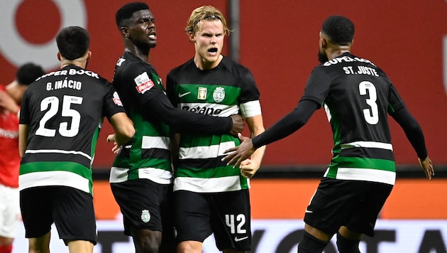 Sporting führt die portugiesische Meisterschaft mit 33 Punkten aus 11 Spielen souverän an (Bild: AFP/APA/Miguel RIOPA)