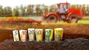 Die EU-Kommission will den Widerstand der Bauern mit Geld brechen.