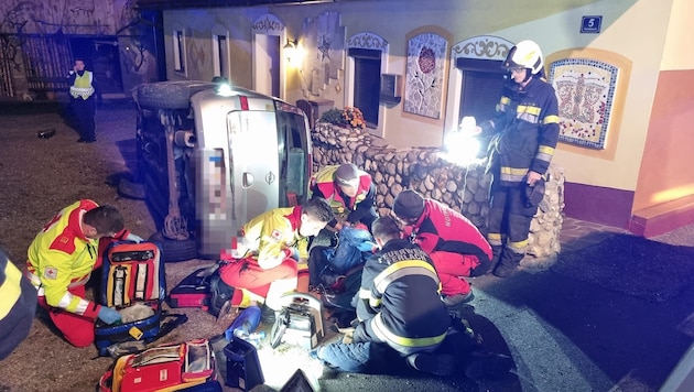 50 Mitglieder der örtlichen Feuerwehren standen im Einsatz.  (Bild: FF Ferlach)