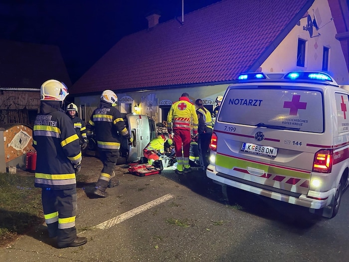 Der Unfall forderte die Einsatzkräfte.