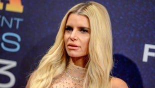 Jessica Simpson kämpfte mit Ängsten ... (Bild: Getty Images via AFP/GETTY IMAGES/Roy Rochlin)