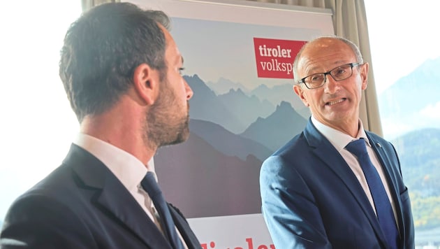 Skeptischer Blick von Georg Dornauer in Richtung LH Anton Mattle.