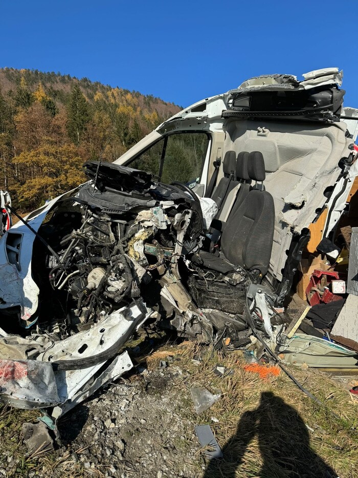 Das Wrack des Klein-Lkw