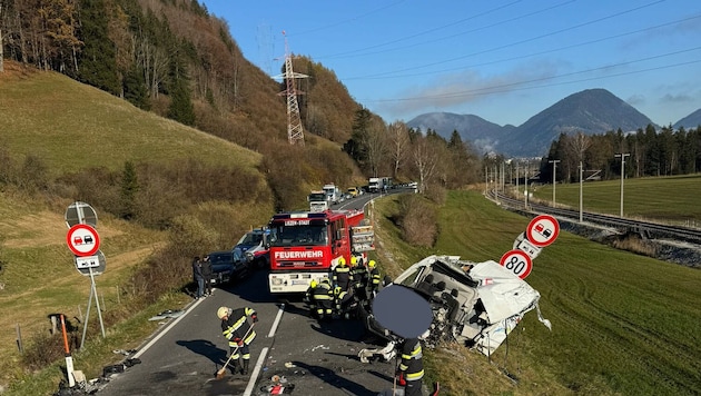 Großeinsatz für den Feuerwehren Wörschach und Liezen-Stadt (Bild: FF Wörschach)