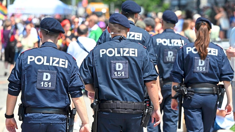 Police officers should also be equipped for the future - on the street and digitally. (Bild: Spitzbart Wolfgang/Wolfgang Spitzbart .)