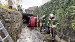 Die Feuerwehr hatte alle Hände voll zu tun. (Bild: Maurice Shourot)