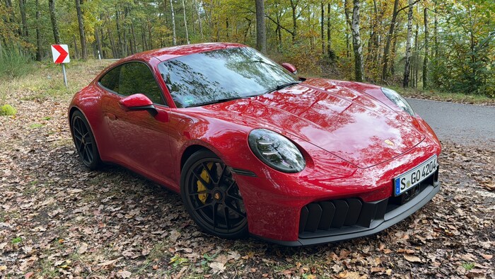 Porsche 911 GTS T-Hybrid